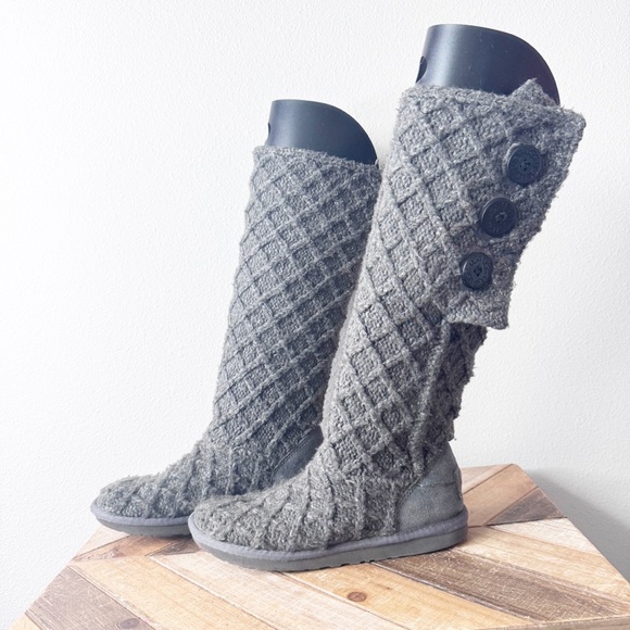 Ugg Lattice Knit Gray Quilted Women's Boots - Picture 2 of 15